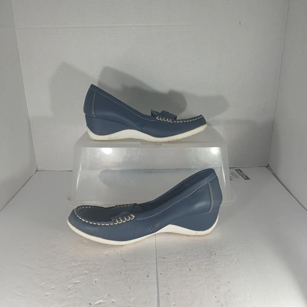 St. John's Bay Ebina Wedge Loafers 7M Navy Blue Preppy Nautical Comfort Career